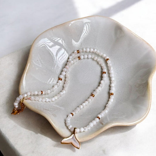 Gemstone Choker – White Jade and Whale Tale
