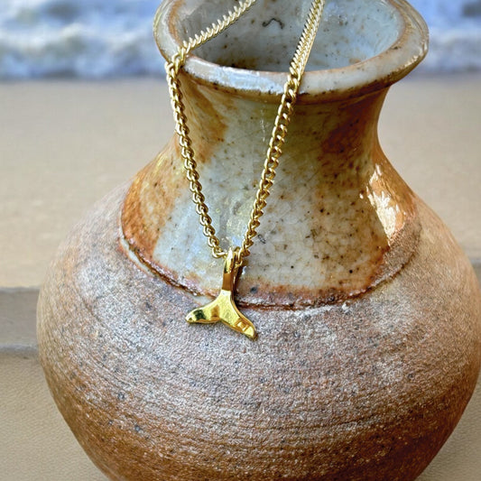Necklace "Golden hour" Mini Whale Tale