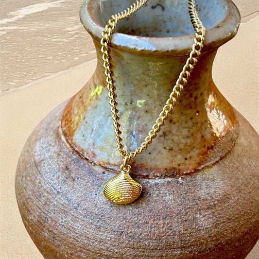 Necklace "Golden hour" Round Shell